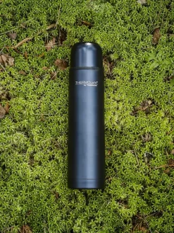 Thermos Everyday Termos Mørkeblå 0,70LRustfri Termos Med Autostopp Og Kopplokk 9 Thermos Everyday Termos Mørkeblå 0,70LRustfri Termos Med Autostopp Og Kopplokk -Flugor Butik 13136 env 3 2201 result.640