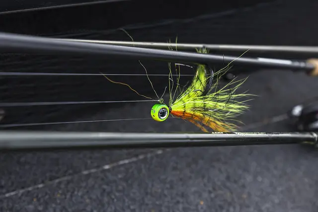 VMC Moontail Jigs Bullhead 10,5gJigghoder Utstyrt Med Bucktail Og Flash 5 VMC Moontail Jigs Bullhead 10,5gJigghoder Utstyrt Med Bucktail Og Flash - Bild 3