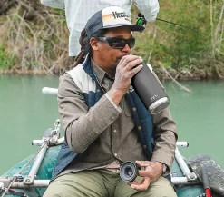 Yeti Rambler 36 Bottle White 1065mlGodt Isolert Termoflaske -Flugor Butik yeti ramlbler bottle miljo 07.640